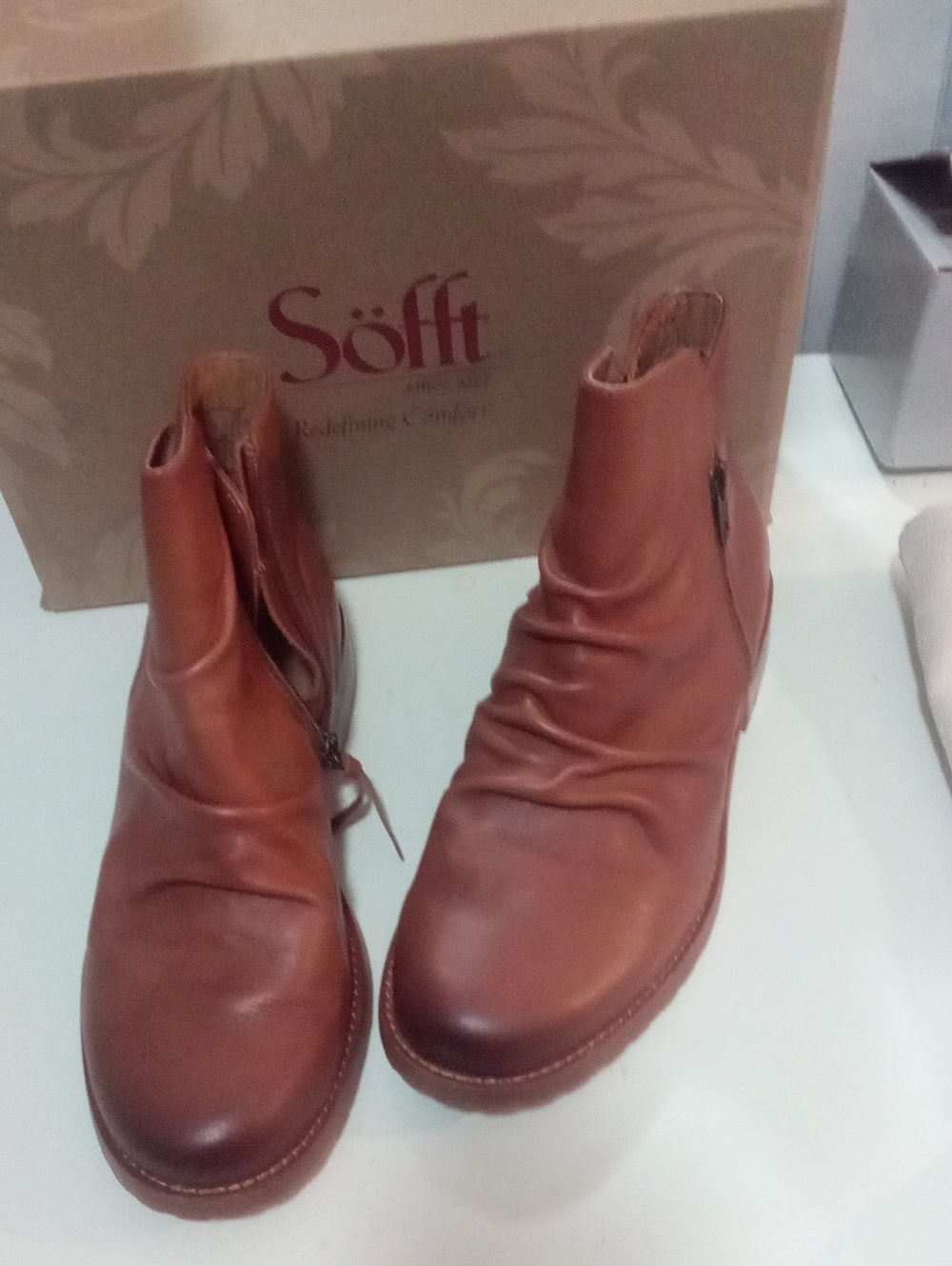 * Women's Brown Leather Ankle Boots 8 1/2 New in Box by Sofft